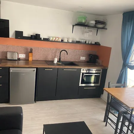 Duplex Sur Les Toits Du Village Apartment Agde